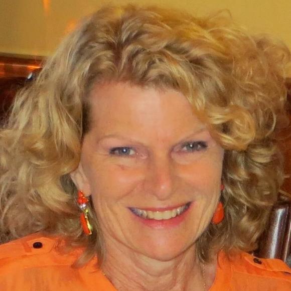 Meet your Posher, Deb - Picture 1 of 1